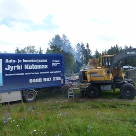 T:mi Jyrki Kotomaa pääsee huoltoauton ansiosta huoltotöihin minne vain